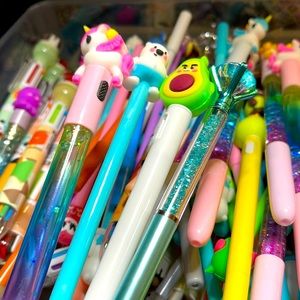 Assortment of 4 pens bundle cute